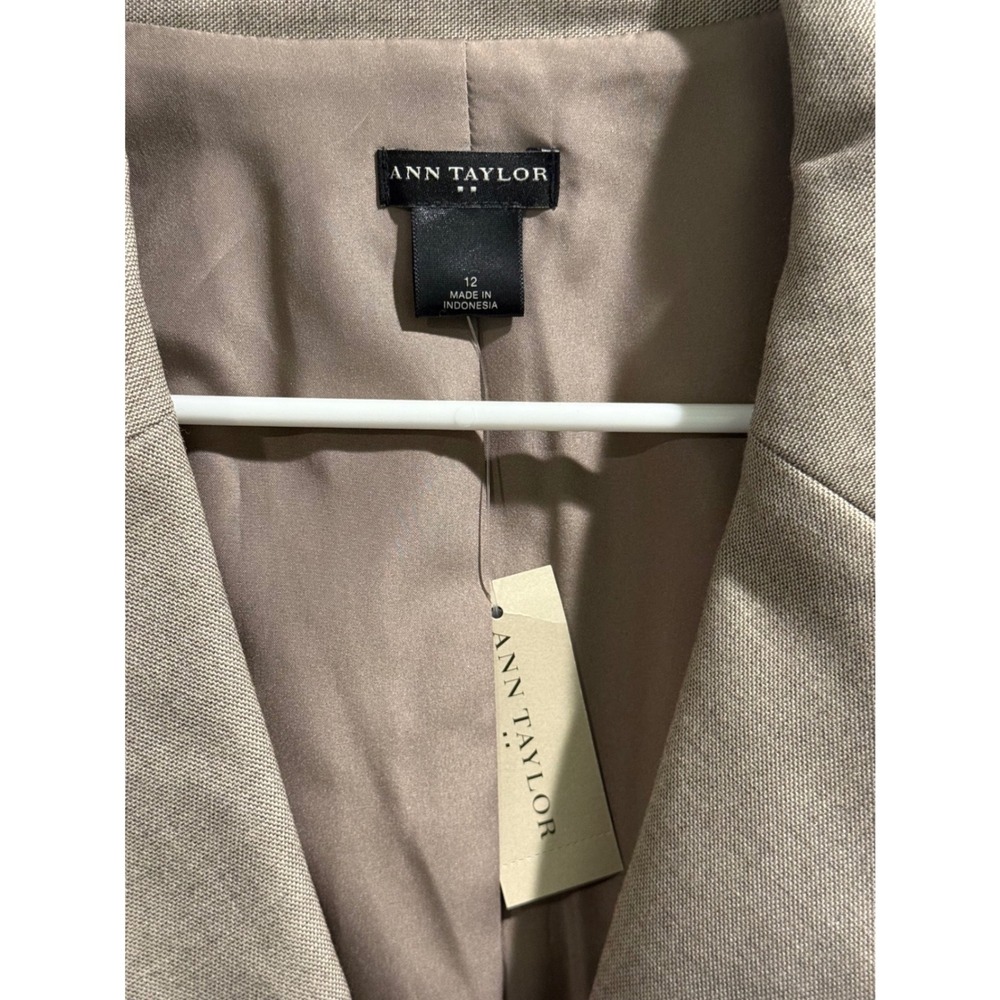 Ann Taylor Women's Gray Two‎ Button Blazer Jacket Size 12 - Picture 3 of 4